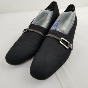 Munro American Balck Women's Cindi Loafers